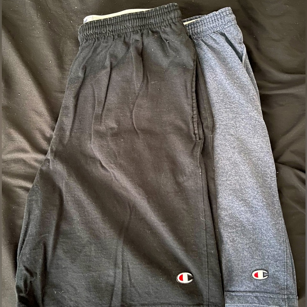 Bundle - Champion athletic shorts. Sz: medium. Save on shipping.